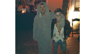 Illustration for article titled Celebrities Share Their Halloween Costumes On Twitter